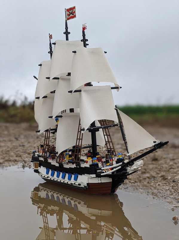 LEGO MOC HMS Citidel 16 imperial sloop of war by HarryBerning Rebrickable Build with LEGO