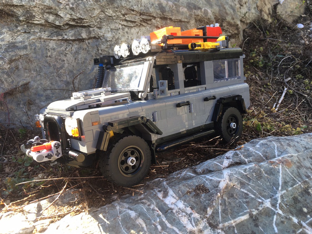 LEGO MOC Land Rover Defender 110 'Expedition' by Tangram