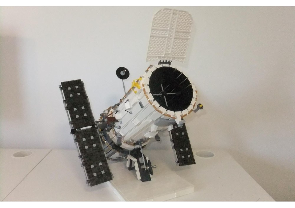 LEGO MOC-75987 Hubble Space Telescope 1:25 Scale by BrickCreate