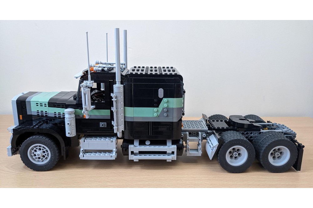 Lego Moc Freightliner® Flc (deprecated) By Bevnutrino 