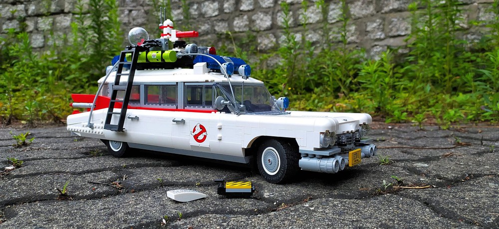 LEGO 10274 Ghostbusters ECTO-1 review