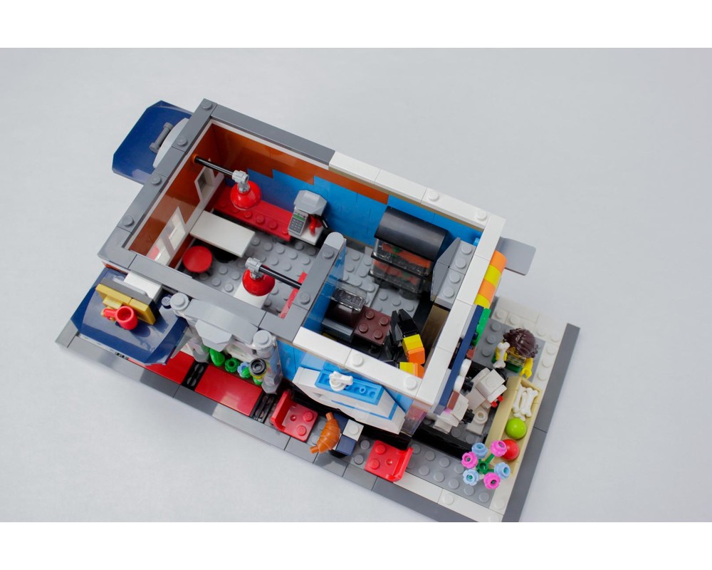 LEGO MOC Pet Shop & Cafe Modular Alt Build by Stonewall Bricks