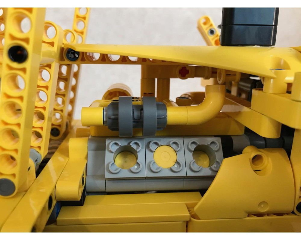 LEGO MOC Caterpillar D9H RC Bulldozer by Mani91 | Rebrickable - Build ...