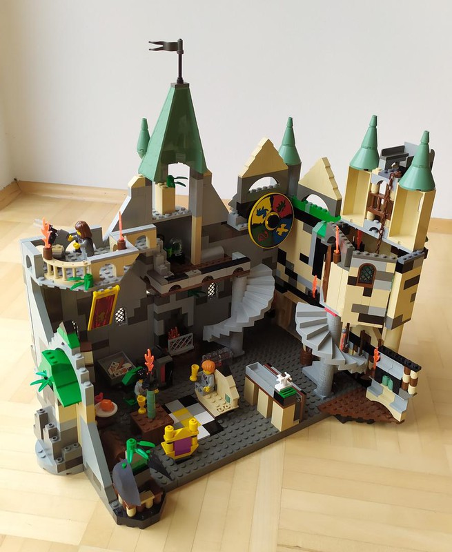 Lego Moc Common Room Gryffindor By Bernhard Rebrickable Build With