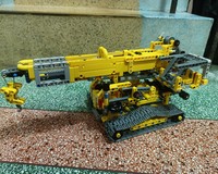 42097 - Tracked Mobile crane