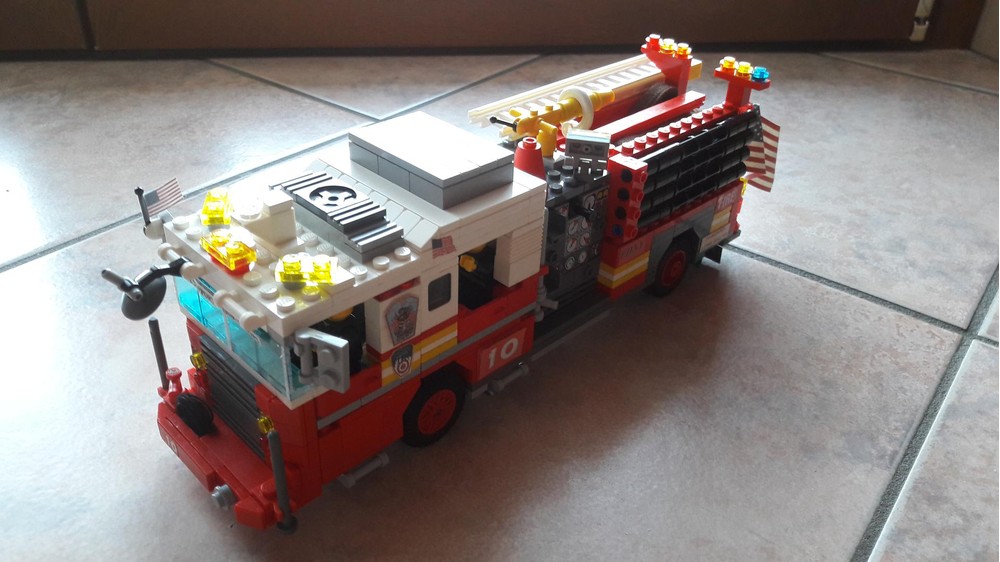 LEGO MOC Fire engine by AC16 | Rebrickable - Build with LEGO