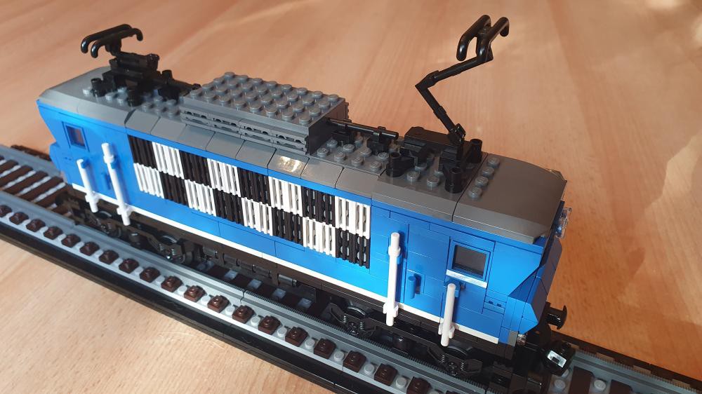 LEGO MOC locomotives électriques - BB 22200 SNCF - MOC by Mimi68