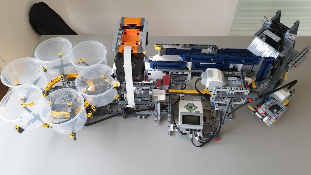 LEGO MOC Automated LEGO sorting machine by pbackx