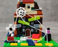 10696 HOUSE WITH THE GHOSTS