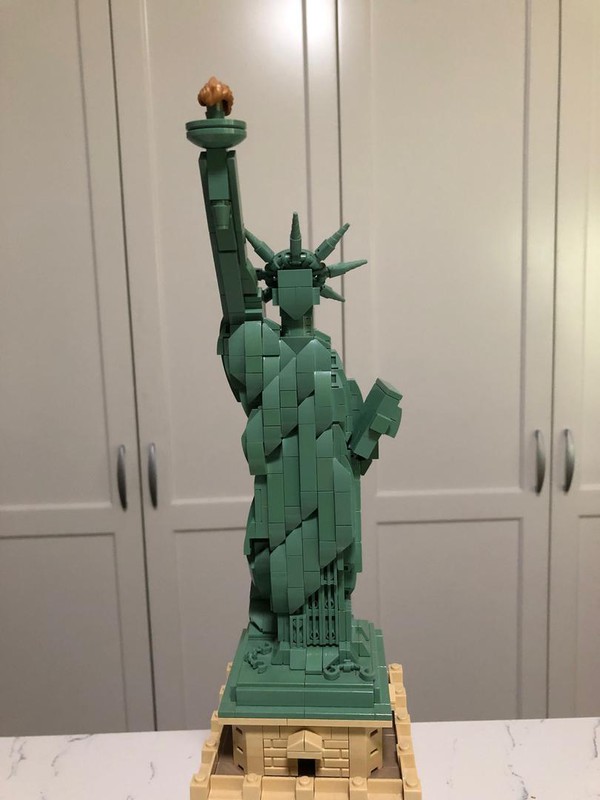 LEGO MOC The Statue of Liberty Extension (alternate build of LEGO set  10214) by BennyBenster