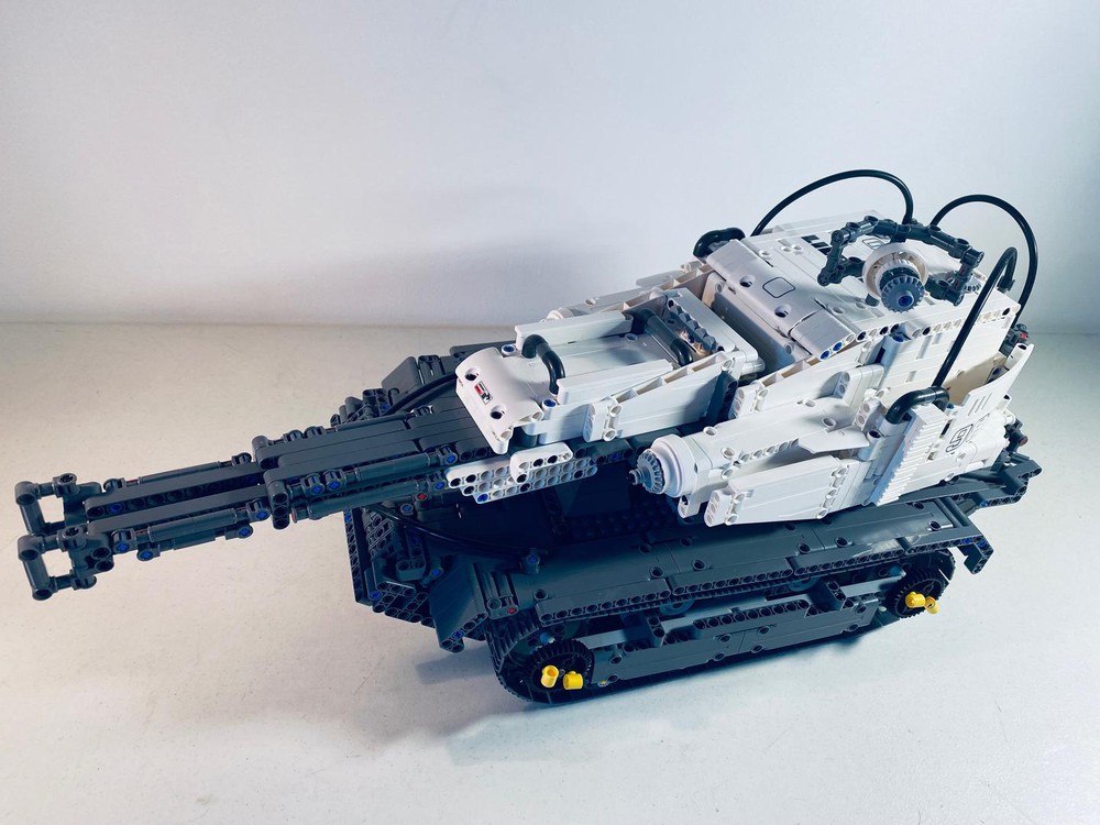 LEGO MOC Tank - 42100 Model-B By RoysylR | Rebrickable - Build With LEGO