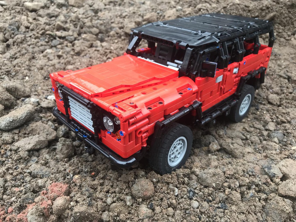 LEGO MOC 42110 Landrover Defender RC mod (2 BuWizz) by Berends