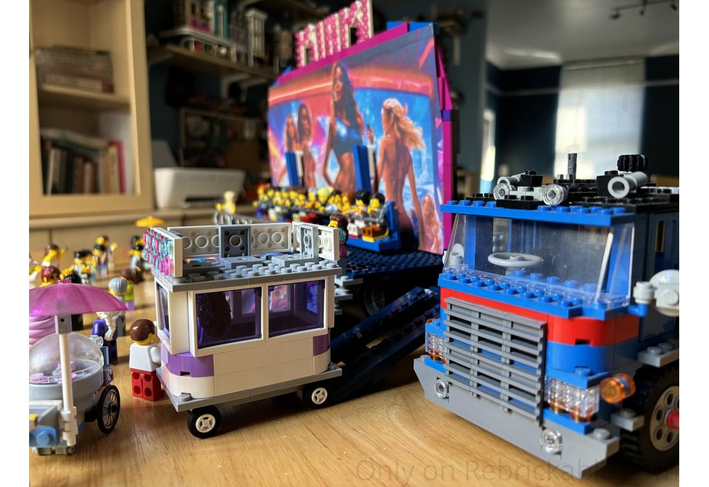 LEGO MOC-92588 Miami Fairground Ride by Gdale | Rebrickable - Build ...