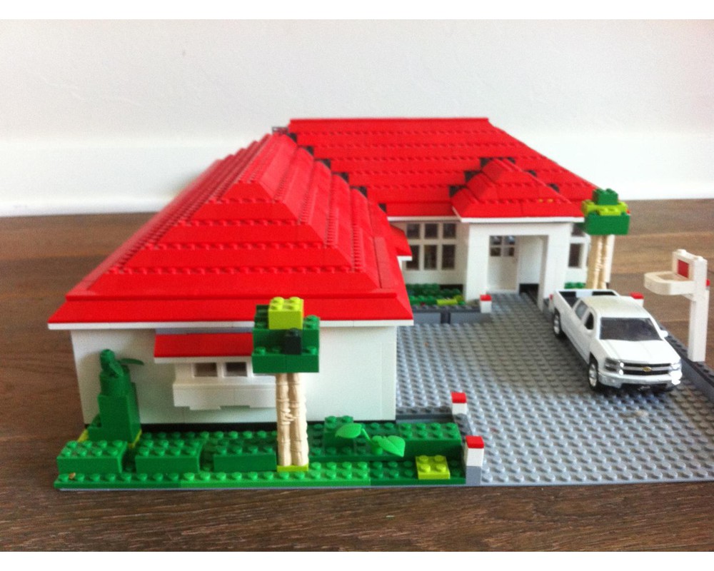 lego house with garage