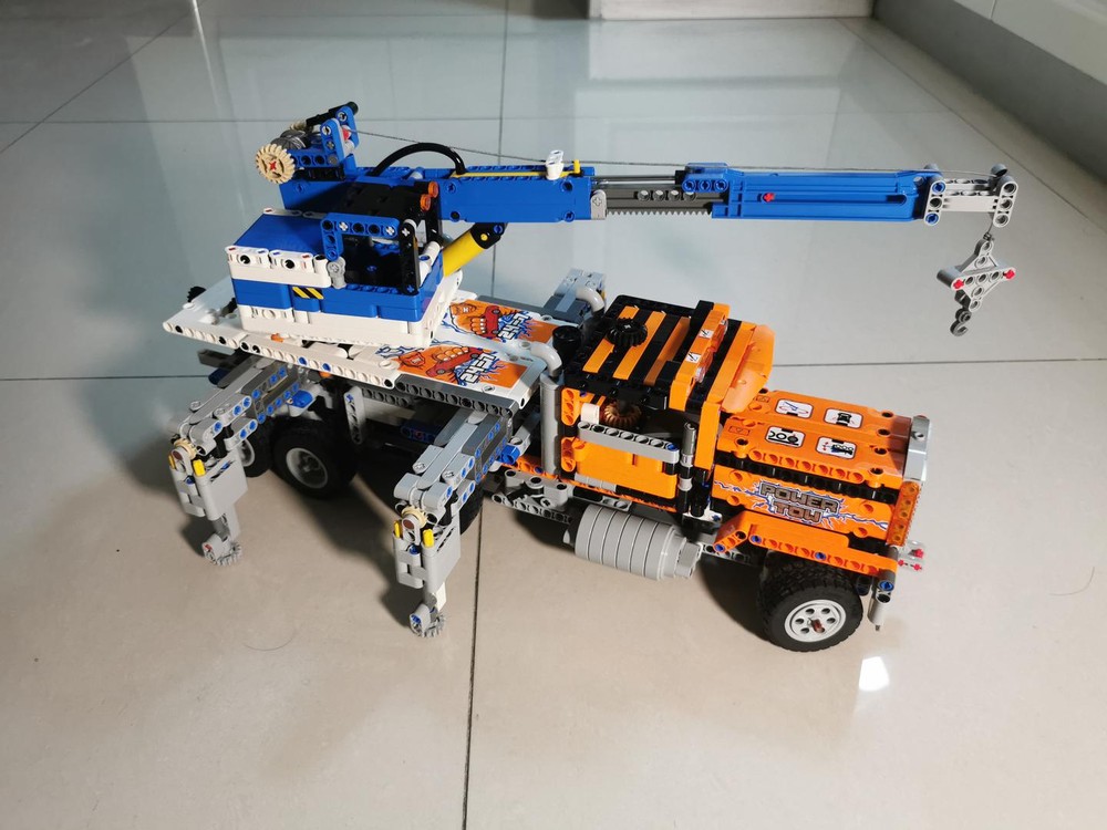 Crane Truck