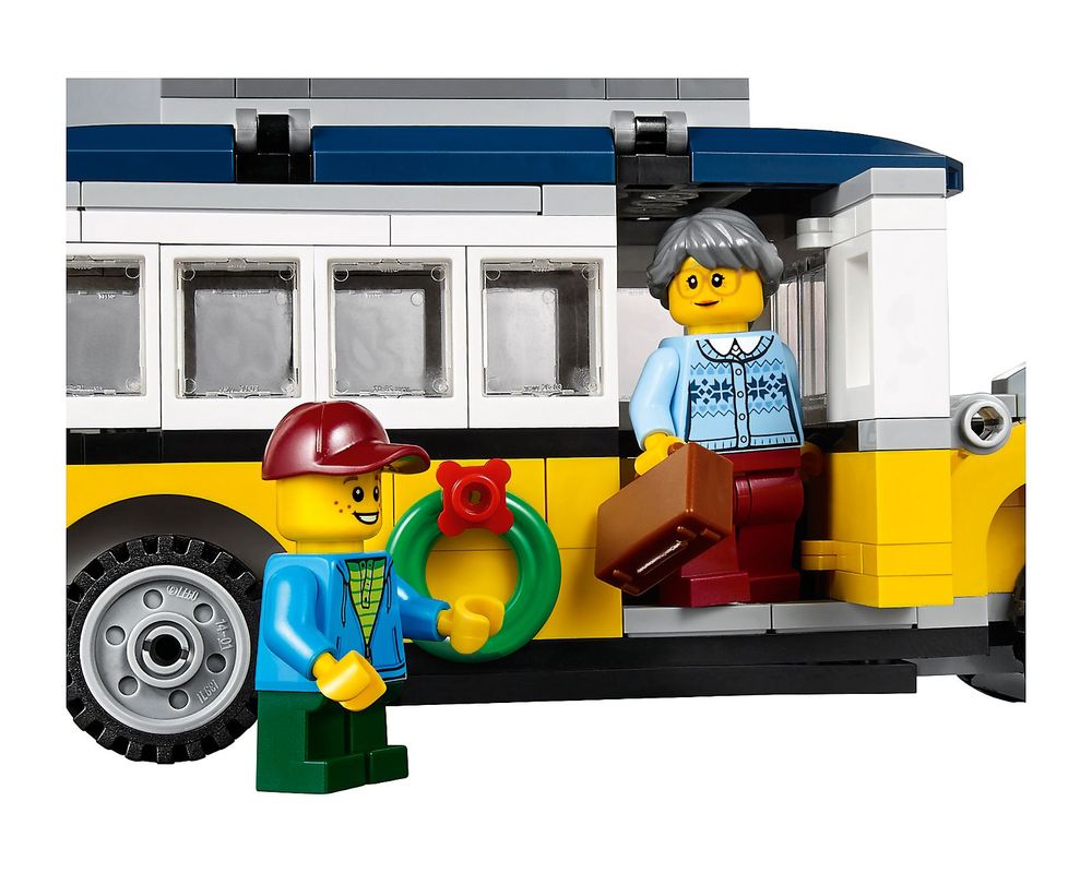 LEGO Set 10259-1 Winter Village Station (2017 > Christmas > Creator) | Rebrickable - Build with LEGO