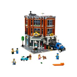 Corner Garage, zdjęcie 1