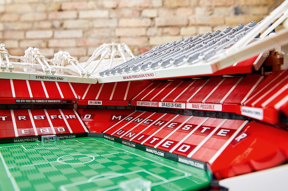 LEGO Set 10272-1 Old Trafford - Manchester United (2020 ...