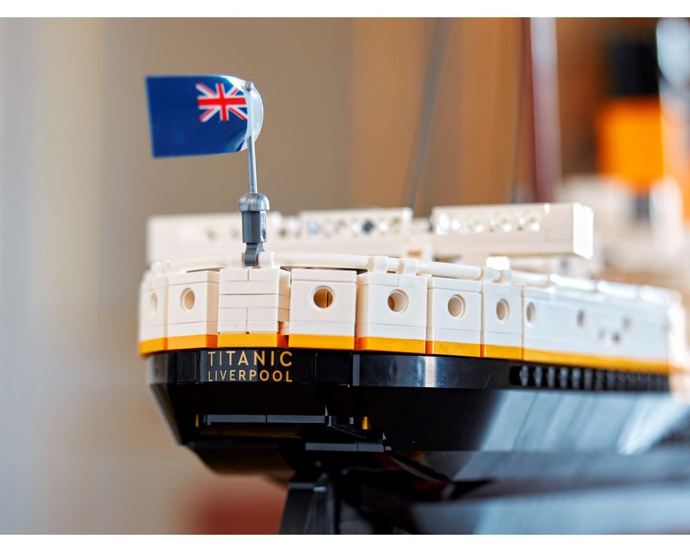 lego titanic  Lego titanic, Lego ship, Cool lego