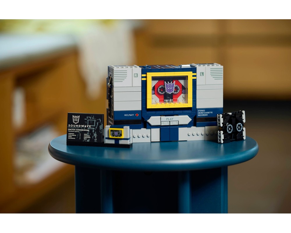 LEGO Set 10358-1 Transformers: Soundwave (2025 Icons) | Rebrickable ...
