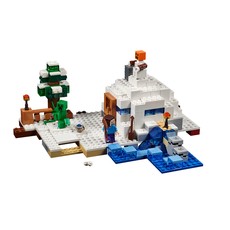 The Snow Hideout (set 21120-1)