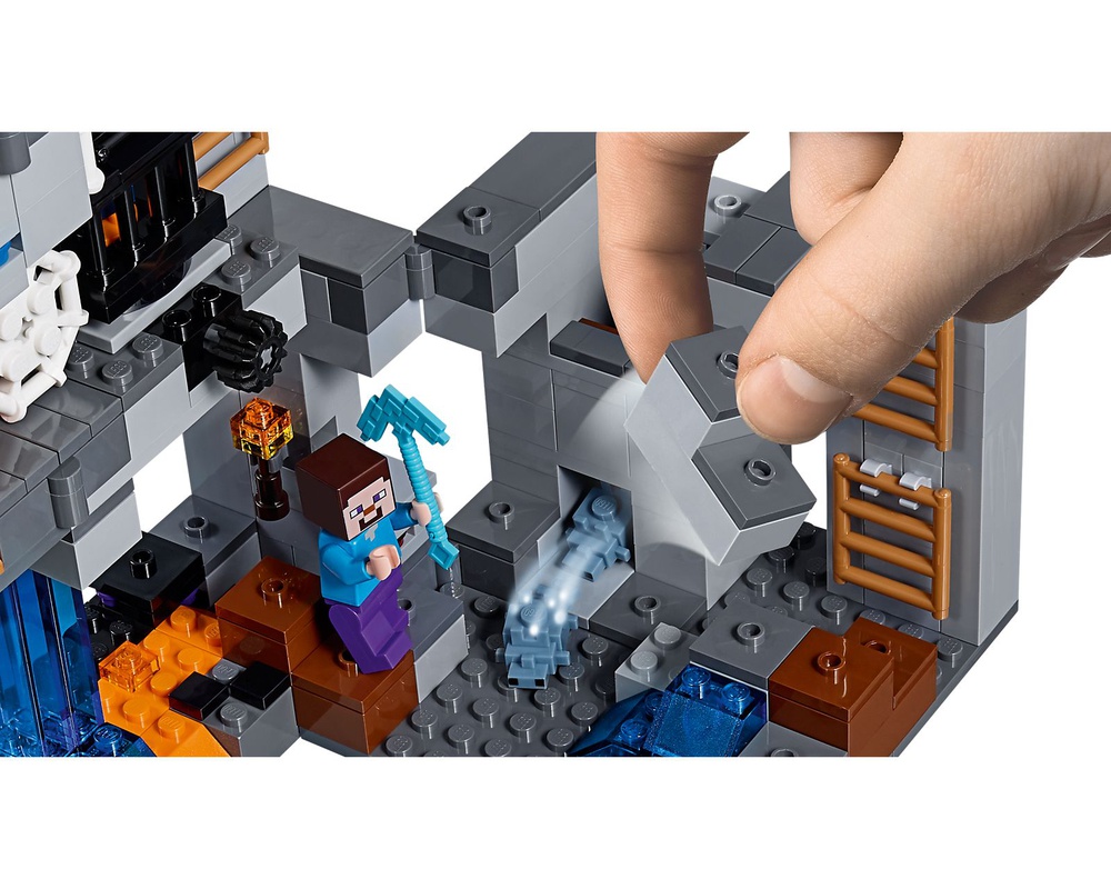 LEGO Set 21147-1 The Bedrock Adventures (2018 Minecraft