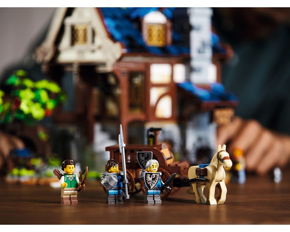 LEGO Set 21325-1 Medieval Blacksmith (2021 LEGO Ideas and CUUSOO 