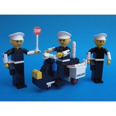 Police Officers and Motorcycle (set 256-1)