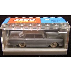 1:87 Mercedes 220 with Garage (set 264-2)