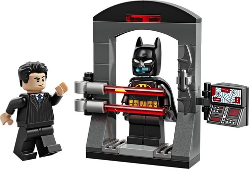 Batman: Bruce Wayne and the Batsuit