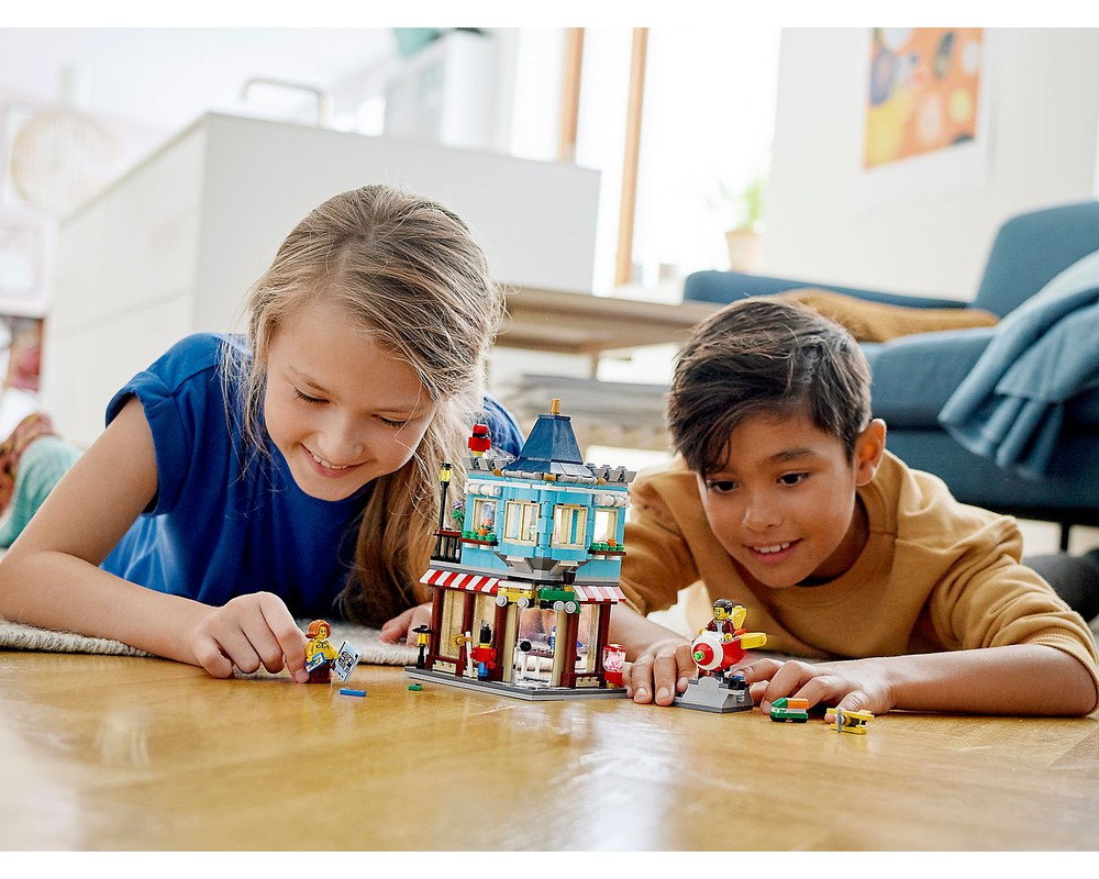 Townhouse toy store online 31105