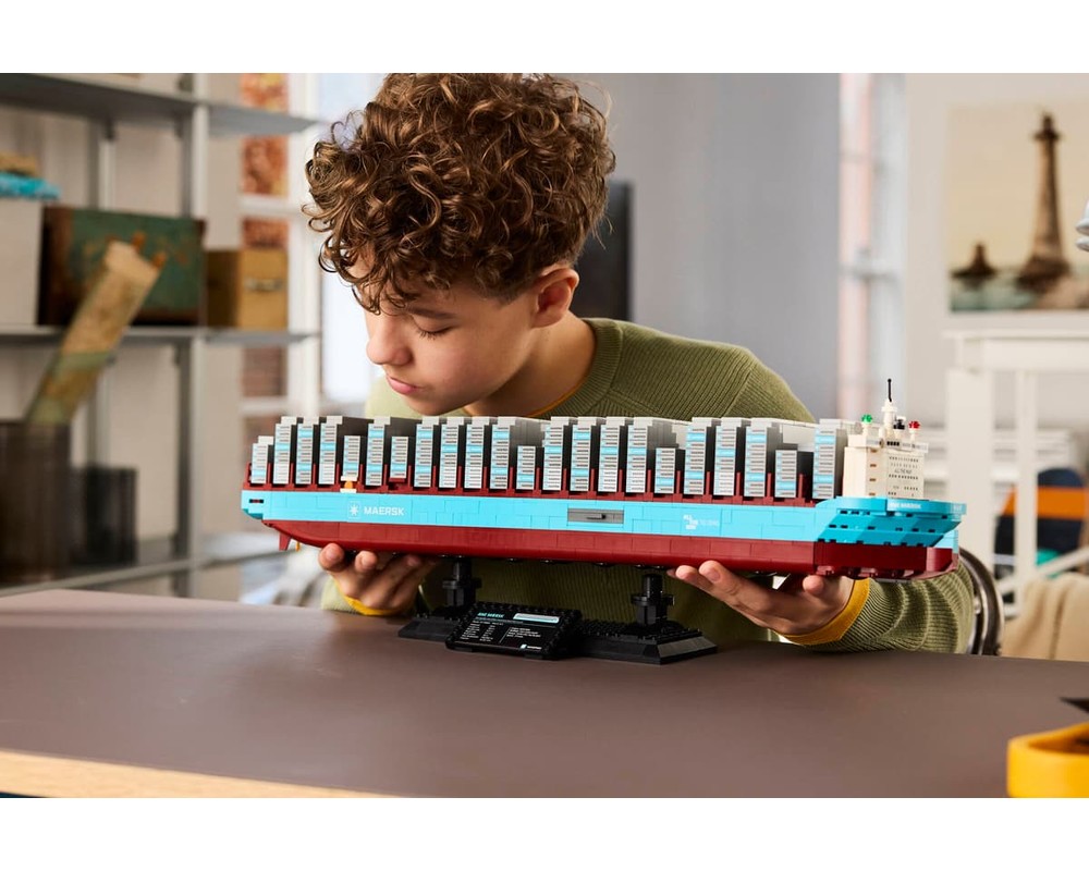 LEGO Set 40955-1 Maersk Dual-Fuel Container Vessel (2026 Other ...