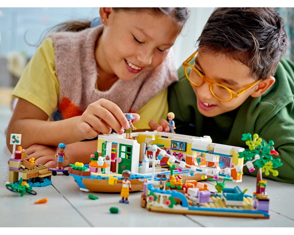 LEGO Set 41702-1 Canal Houseboat (2022 Friends) | Rebrickable - Build ...