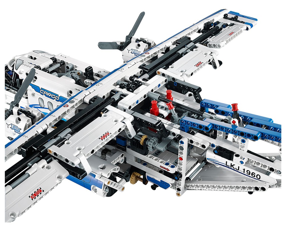 LEGO 42025-1 Cargo Plane (2014 | Rebrickable - Build with LEGO