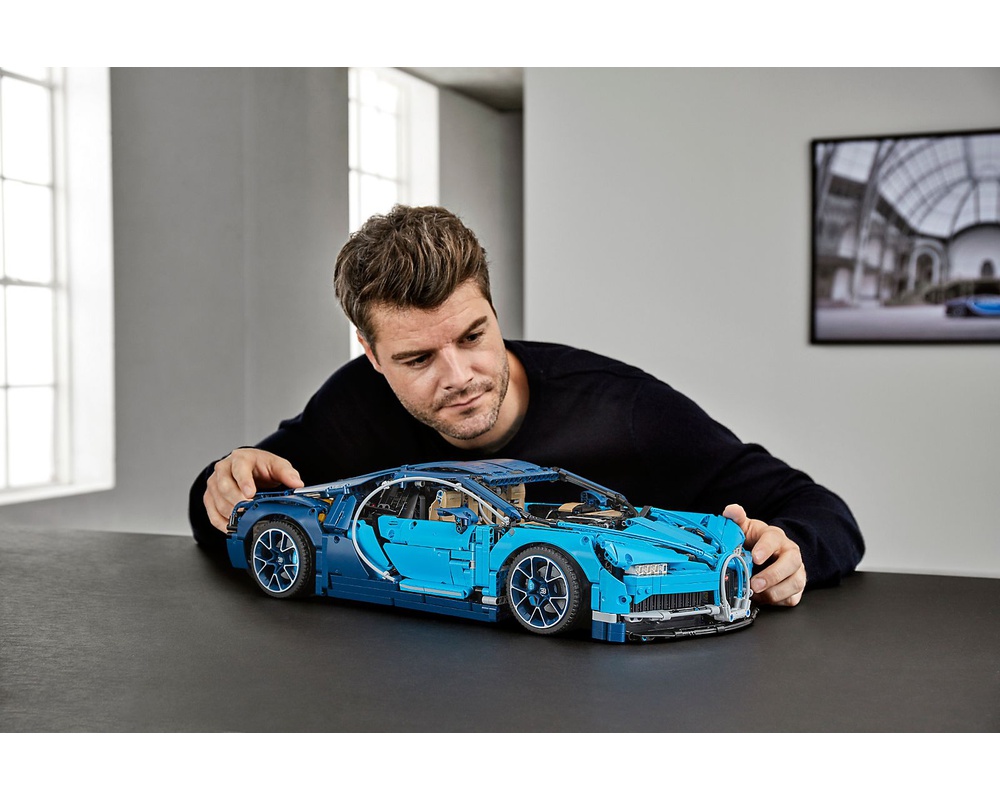 Finessing the Lego Bugatti Chiron, set# 42083. Over 5000 parts (originally  3598 parts) and every body panel modified including the cabin and engine. I  need to lobby Lego to make the Blue