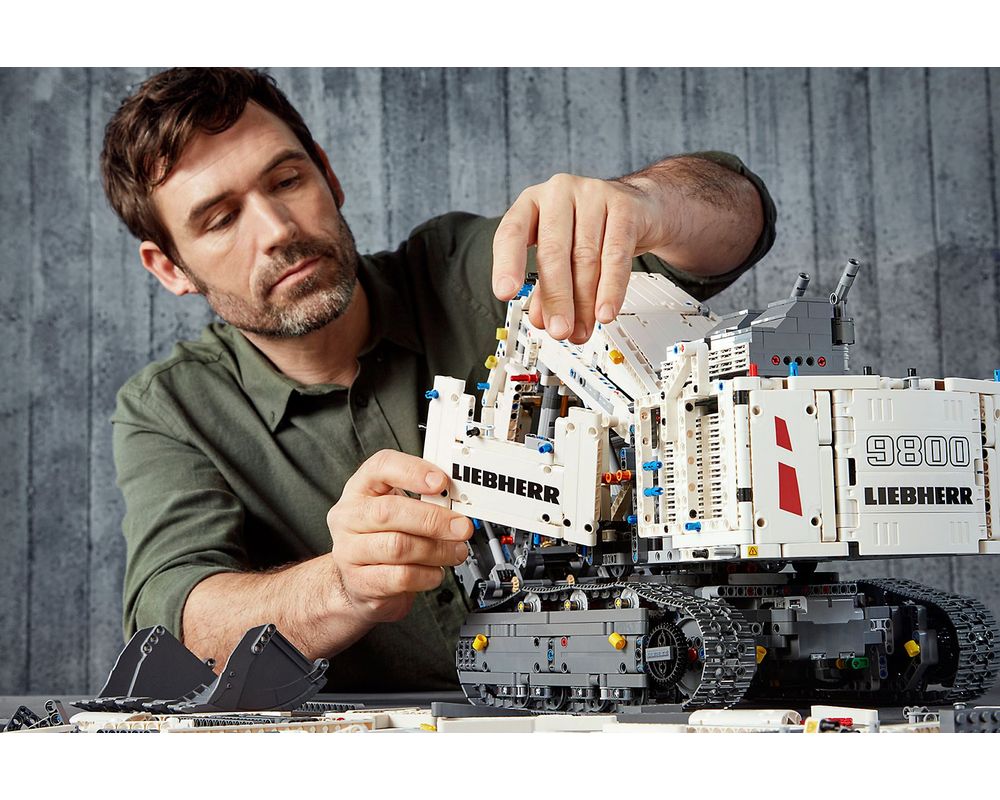 LEGO Set 42100-1 Liebherr R 9800 Excavator (2019 Technic 