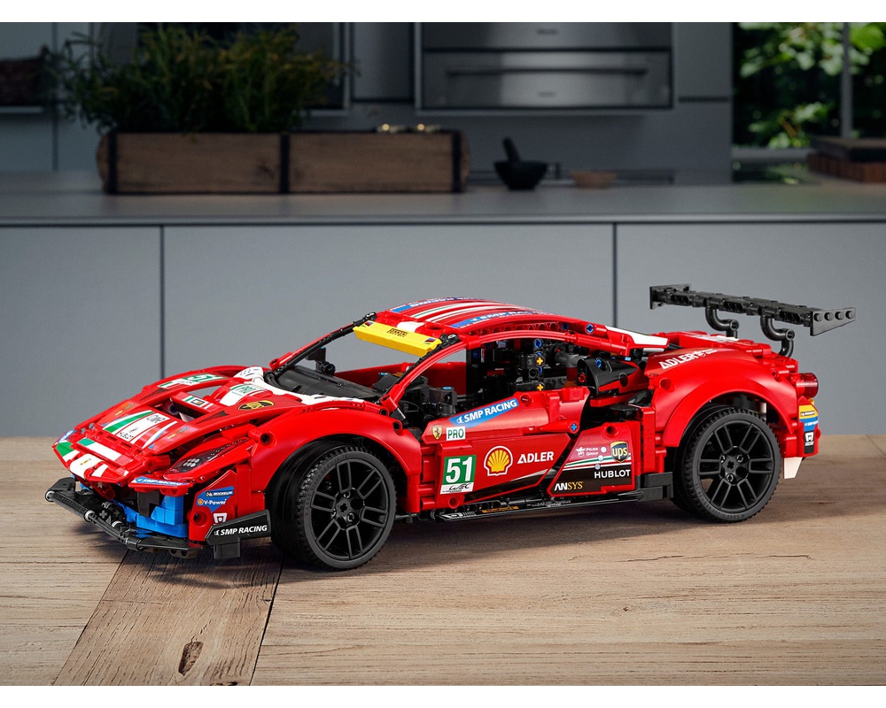 LEGO® Technic 42125 Ferrari 488 GTE “AF Corse #51”, Construction