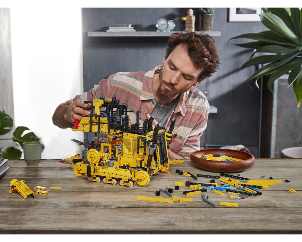 LEGO® LEGO Technic 42131 Bulldozer D11 Cat® télécommandé