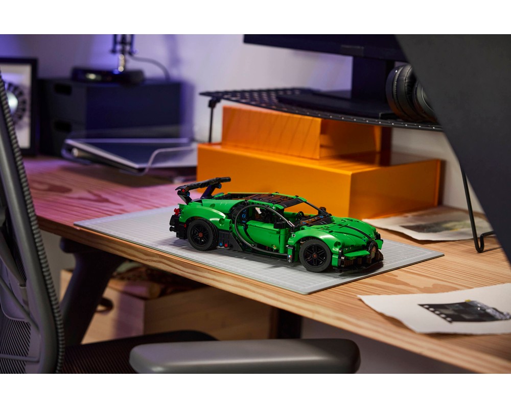LEGO Set 42241-1 Green Bugatti Chiron Pur Sport Hypercar (2026 Technic ...
