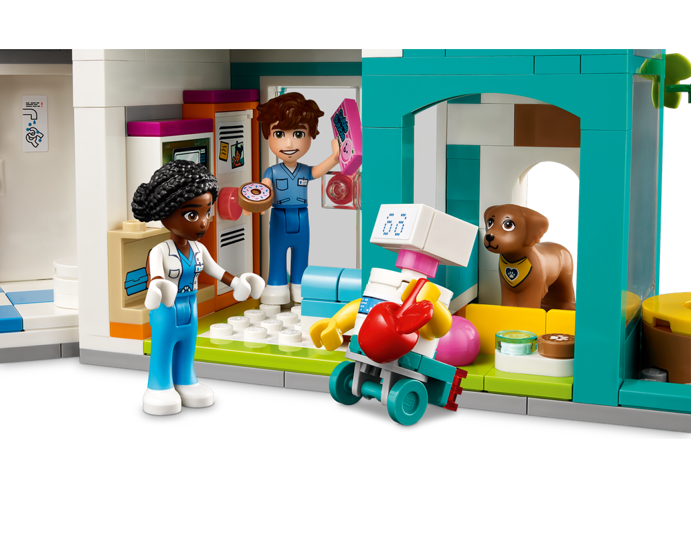 LEGO Set 42621-1 Heartlake City Hospital (2024 Friends) | Rebrickable ...