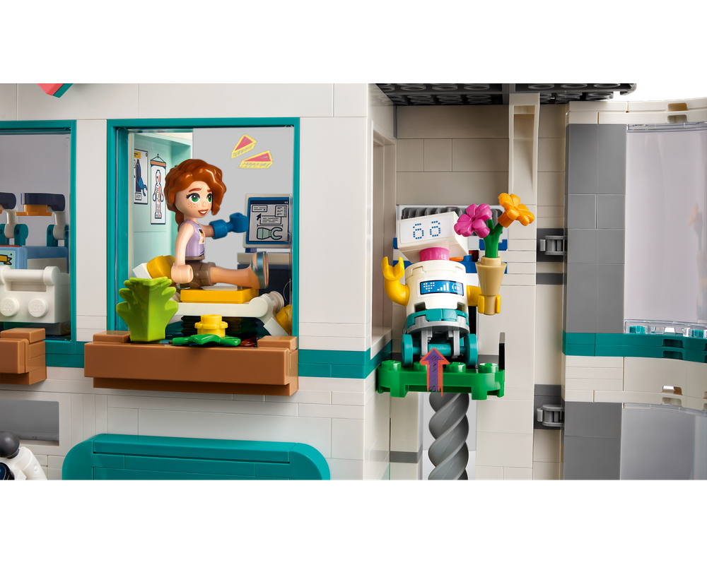 LEGO Set 42621-1 Heartlake City Hospital (2024 Friends) | Rebrickable ...