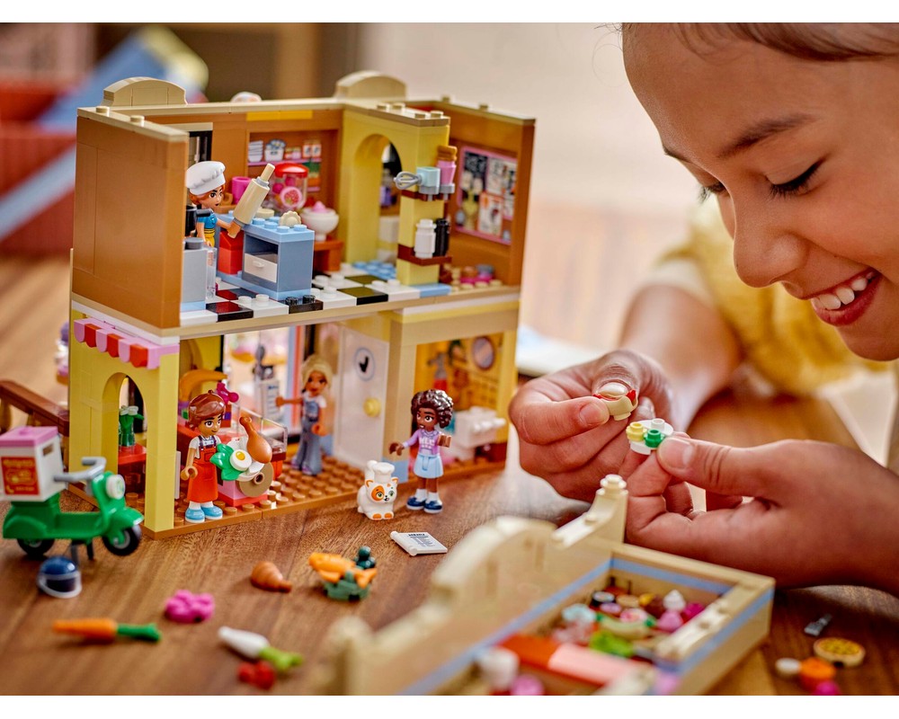 LEGO Set 42655-1 Restaurant and Cooking School (2025 Friends ...