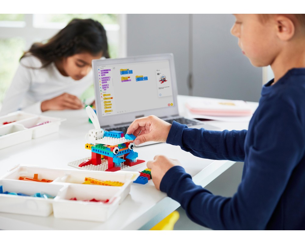 LEGO Set 45345-1 SPIKE Essential (2021 Educational and Dacta > SPIKE ...