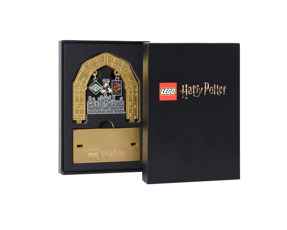 LEGO Set 5009867-1 Hogsmeade Sign (2025 Gear) | Rebrickable - Build ...