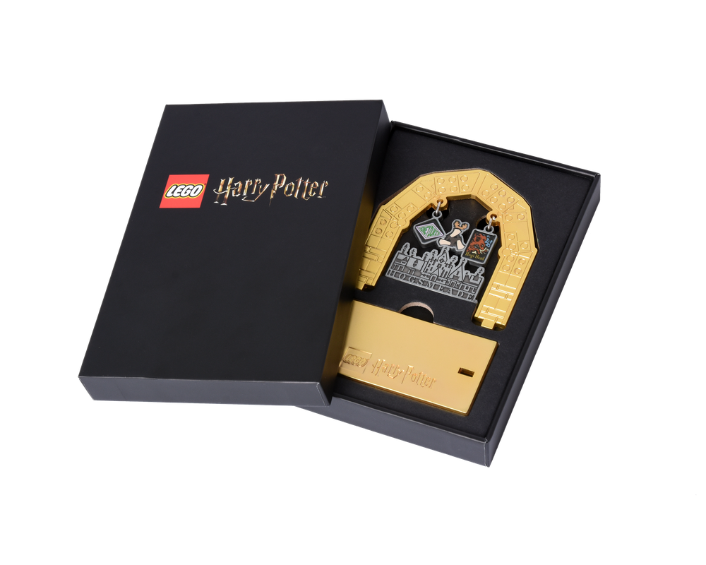 LEGO Set 5009867-1 Hogsmeade Sign (2025 Gear) | Rebrickable - Build ...
