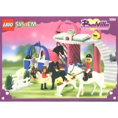Prize Pony Stables (set 5880-1)