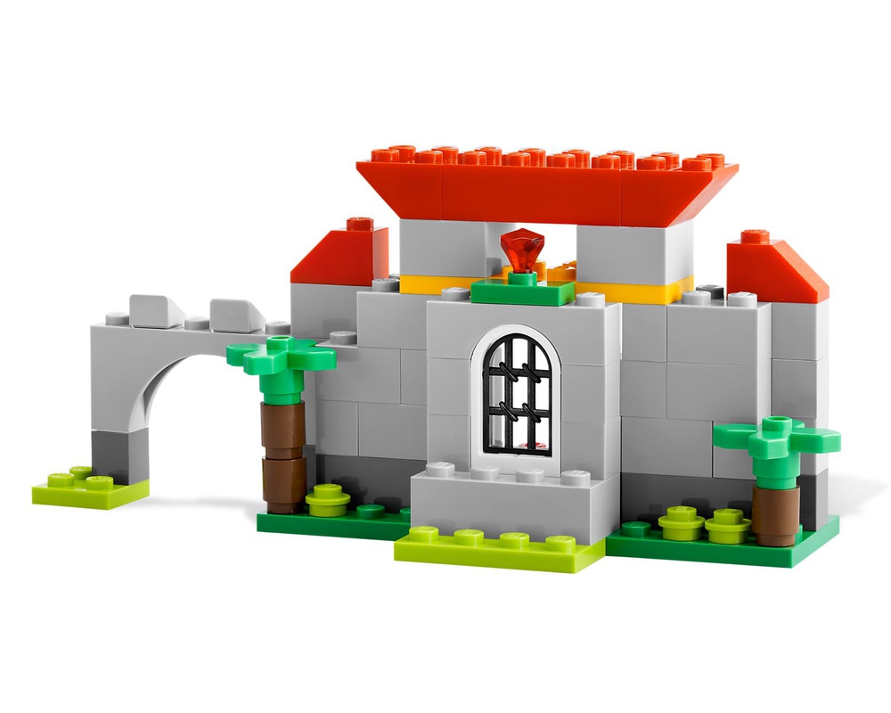 LEGO Set 5929-1 Knight and Castle (2011 Make & Create Bricks & More) | Rebrickable Build with LEGO