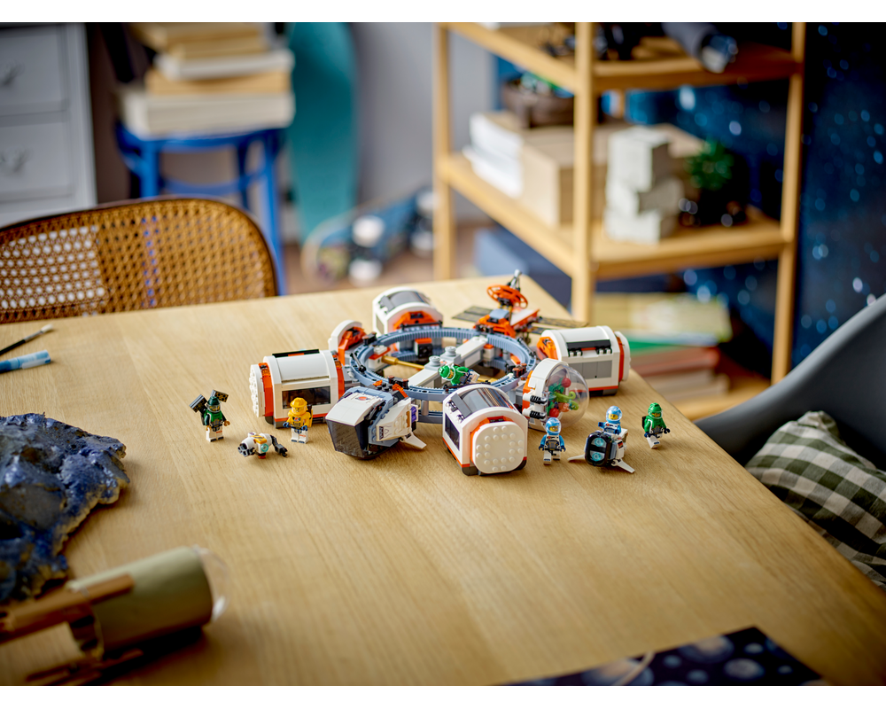 LEGO Set 60433-1 Modular Space Station (2024 City > Space