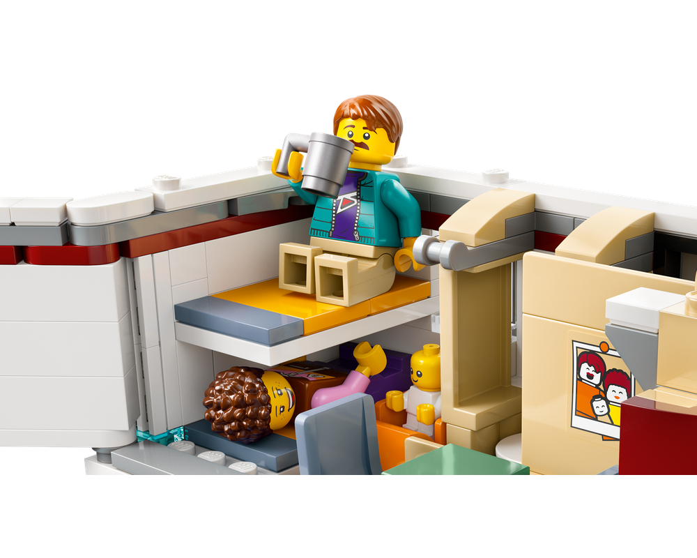 LEGO Set 604541 Holiday Adventure Camper Van (2025 City) Rebrickable