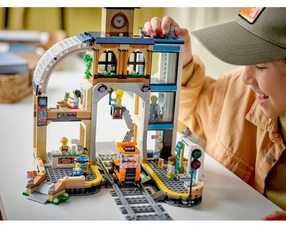 LEGO Set 60469-1 Central Train Station (2025 City > Trains ...